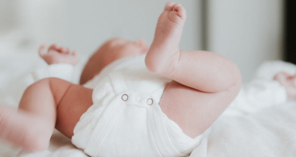 6 tips om baby in slaap te laten vallen bij warm weer