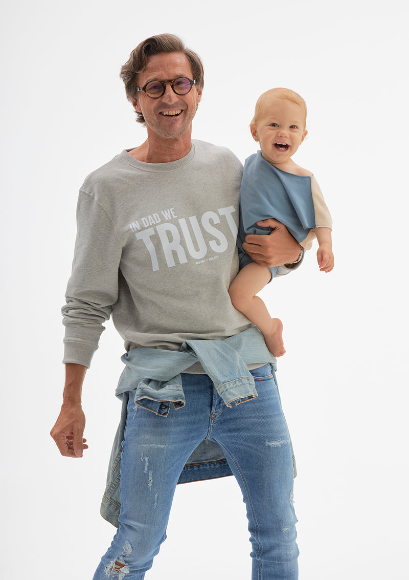 Sweater 'In DAD We Trust'